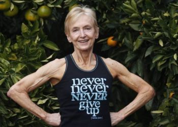La nonna del bodybuilding ha 75 anni e si chiama Janice Lorraine