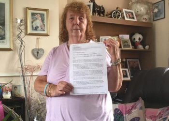 Donna inglese in Spagna si lamenta per i troppi spagnoli e chiede il risarcimento