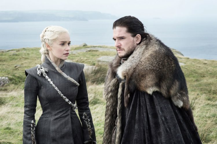 Game of Thrones, stagione finale: ad Arya e Sansa non piacerà Daenerys, parola di Emilia Clarke
